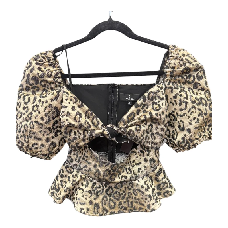 Top Short Sleeve By Lulu In Animal Print, Size: Xs Laid