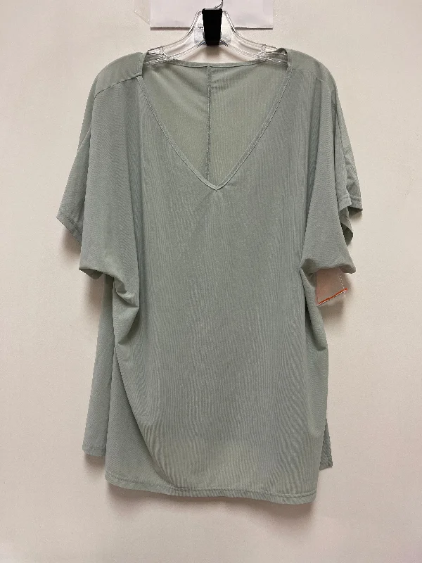 Top Short Sleeve By Clothes Mentor In Green, Size: S Beach