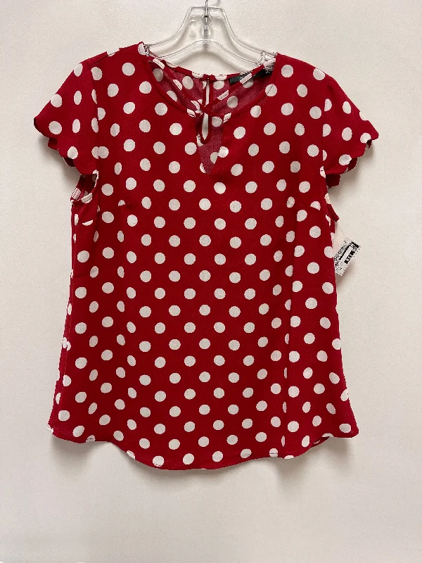 Top Short Sleeve By Doe & Rae In Red & White, Size: M Artistic Men's Hand