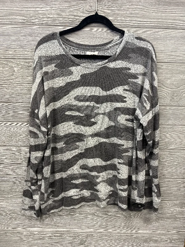 Top Long Sleeve By Maurices In Camouflage Print, Size: Xl Elegant Men's Formal 